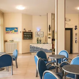 2* Hotel Gladys